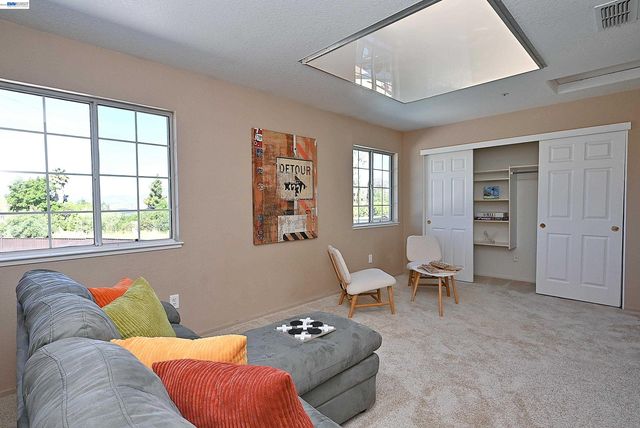 1498 Columbine Way, Livermore, CA 94551