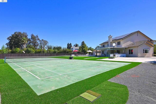 1498 Columbine Way, Livermore, CA 94551