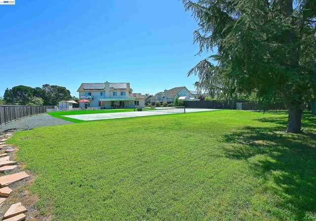 1498 Columbine Way, Livermore, CA 94551