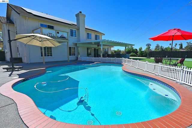 1498 Columbine Way, Livermore, CA 94551