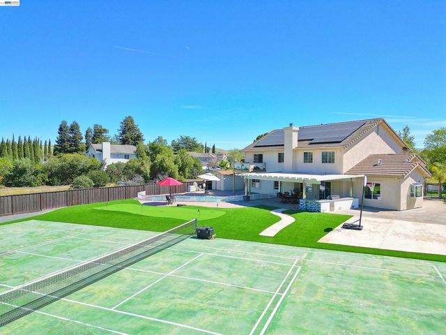 1498 Columbine Way, Livermore, CA 94551