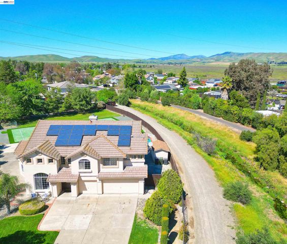 1498 Columbine Way, Livermore, CA 94551
