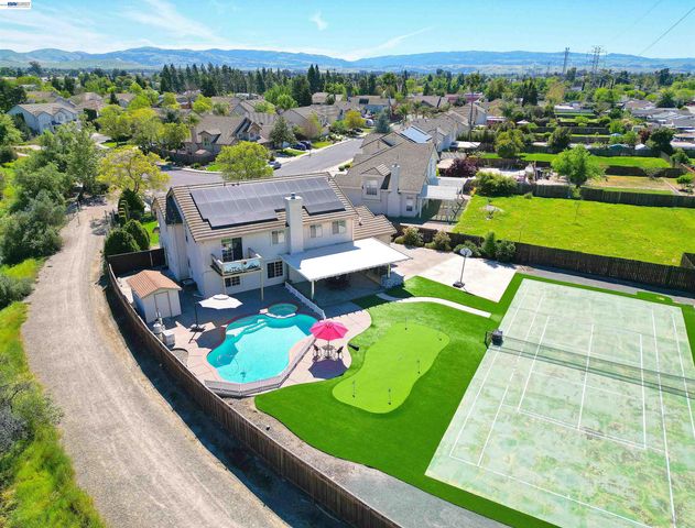 1498 Columbine Way, Livermore, CA 94551