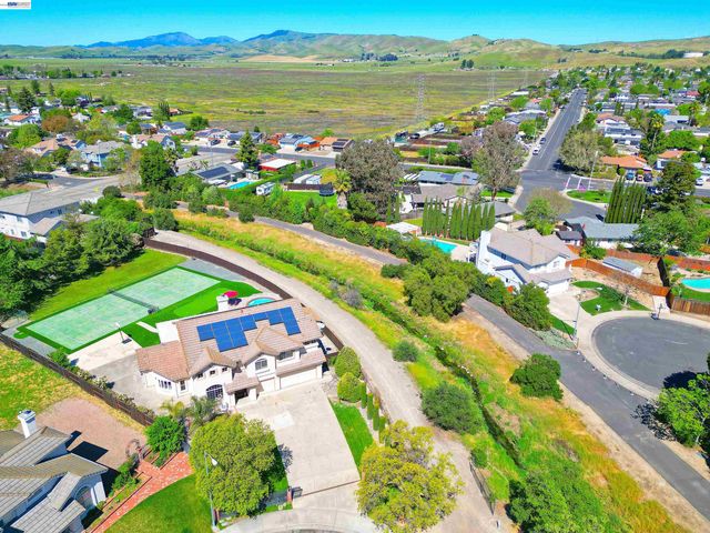 1498 Columbine Way, Livermore, CA 94551