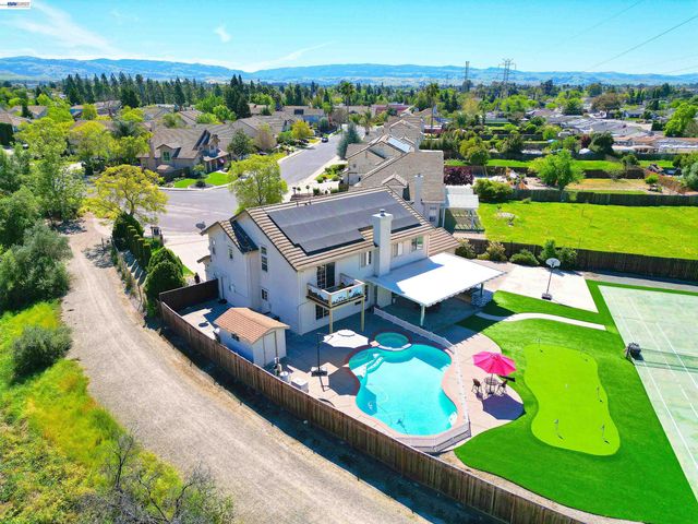 1498 Columbine Way, Livermore, CA 94551