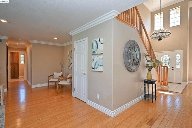 1498 Columbine Way, Livermore, CA 94551