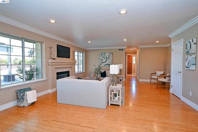 1498 Columbine Way, Livermore, CA 94551