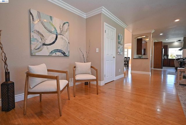 1498 Columbine Way, Livermore, CA 94551