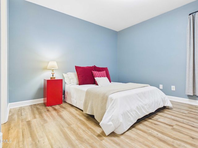 108 Ephesus Church Road 414, Chapel Hill, NC 27517