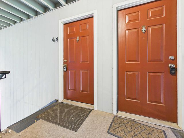 108 Ephesus Church Road 414, Chapel Hill, NC 27517