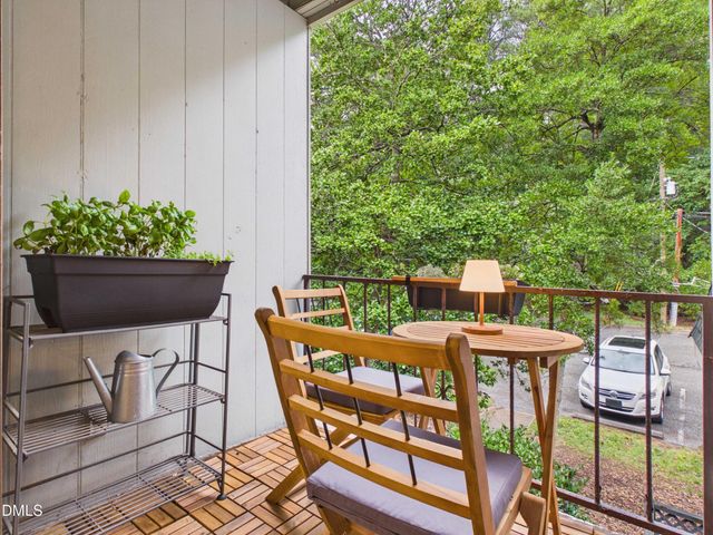 108 Ephesus Church Road 414, Chapel Hill, NC 27517