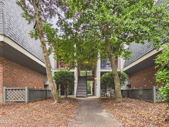 108 Ephesus Church Road 414, Chapel Hill, NC 27517