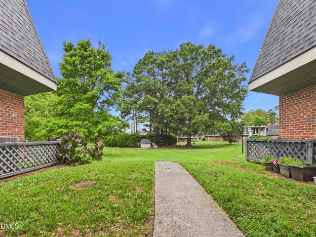 108 Ephesus Church Road 414, Chapel Hill, NC 27517