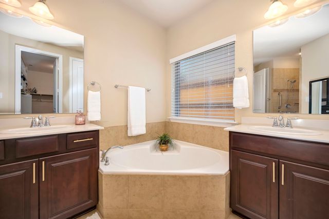 1133 Bentley Drive, Roanoke, TX 76262