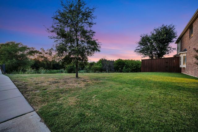 1133 Bentley Drive, Roanoke, TX 76262