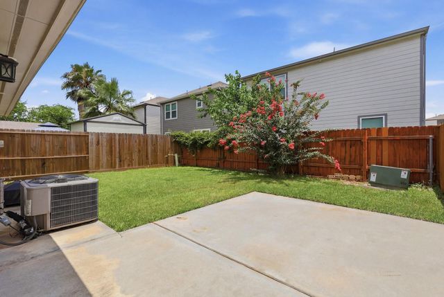 10139 E Palm Lake Drive, Houston, TX 77034