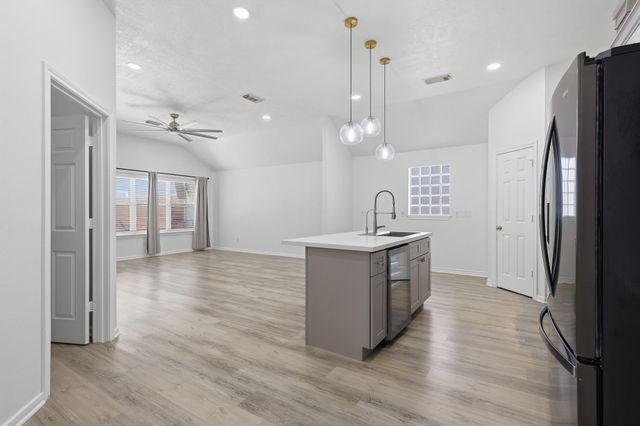 10139 E Palm Lake Drive, Houston, TX 77034