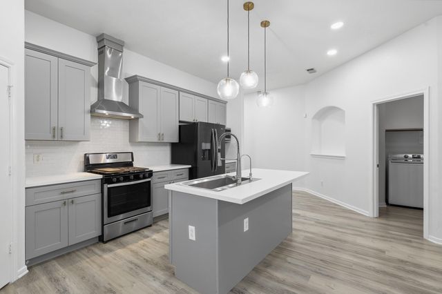10139 E Palm Lake Drive, Houston, TX 77034