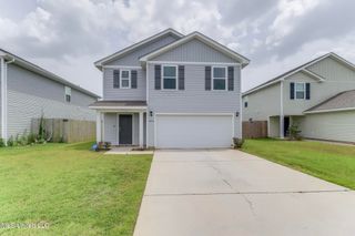 2016 Carondelet Street, Ocean Springs, MS 39564