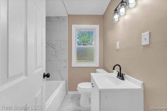 9715 WOODBINE, Redford, MI 48239