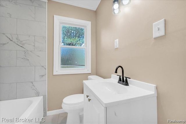 9715 WOODBINE, Redford, MI 48239