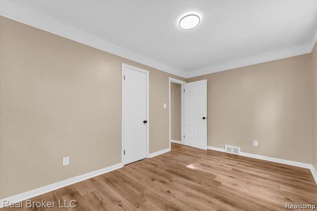 9715 WOODBINE, Redford, MI 48239