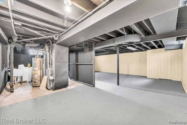 9715 WOODBINE, Redford, MI 48239