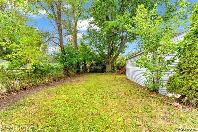 9715 WOODBINE, Redford, MI 48239