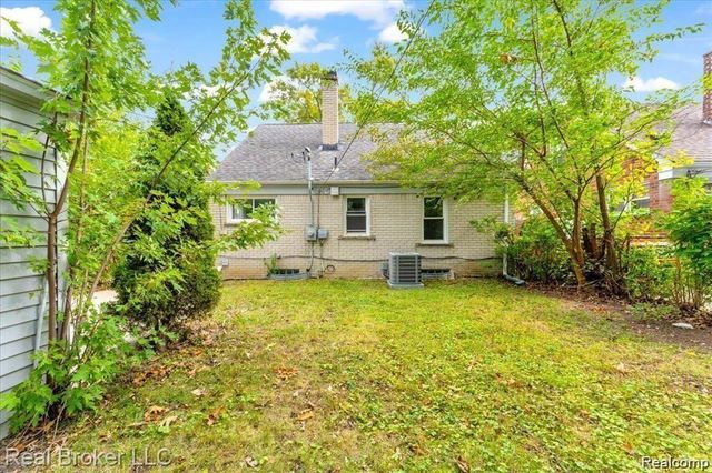 9715 WOODBINE, Redford, MI 48239