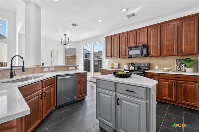 3027 Hidden Meadow, Seguin, TX 78155