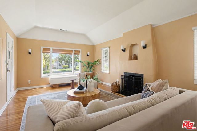 2265 E Moutain Street, Pasadena, CA 91104