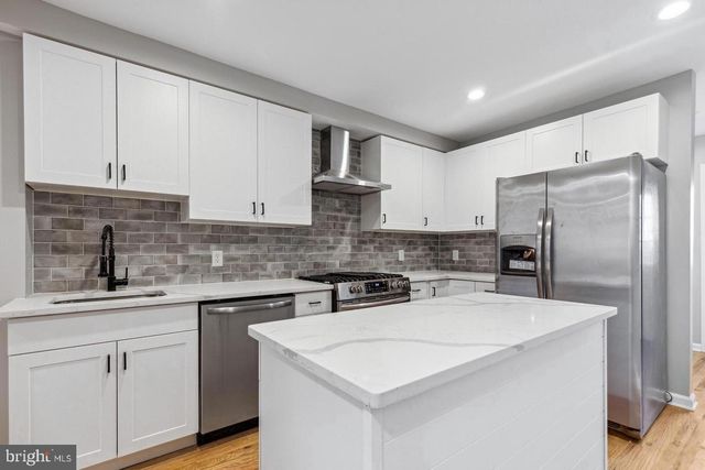 1534 S CHARLES ST, Baltimore, MD 21230