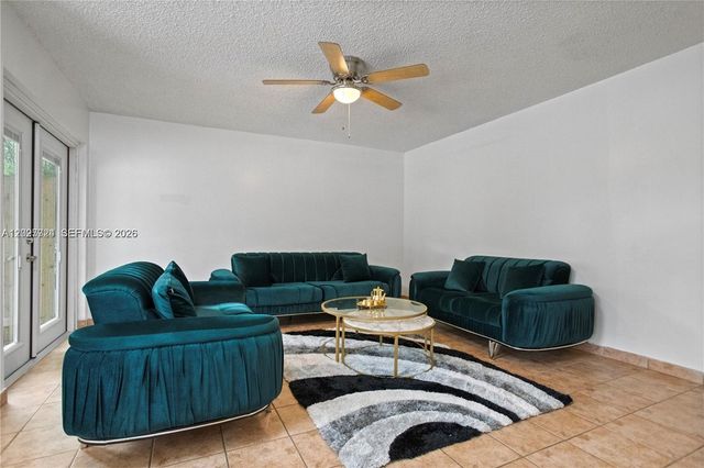1051 SW 95th Terrace, Pembroke Pines, FL 33025