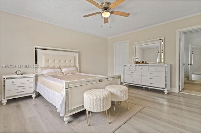 1051 SW 95th Terrace, Pembroke Pines, FL 33025