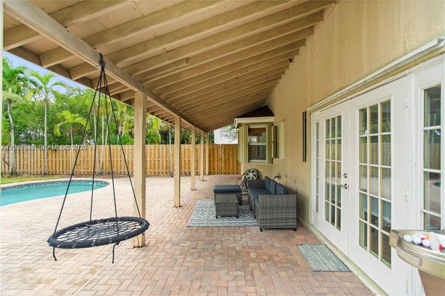 1051 SW 95th Terrace, Pembroke Pines, FL 33025