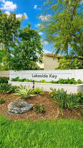 1051 SW 95th Terrace, Pembroke Pines, FL 33025