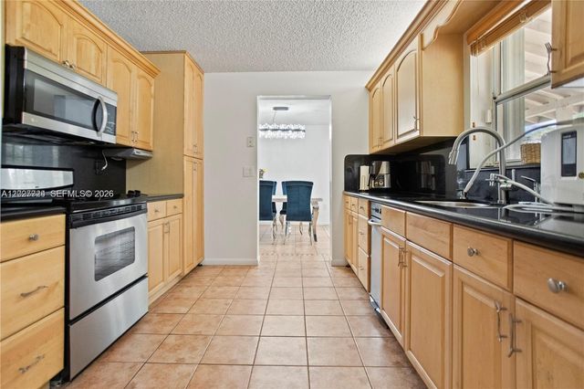 1051 SW 95th Terrace, Pembroke Pines, FL 33025