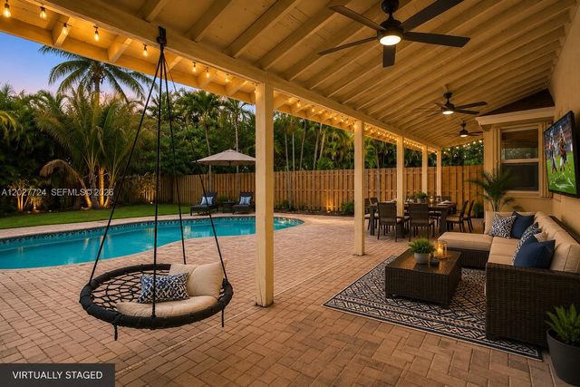 1051 SW 95th Terrace, Pembroke Pines, FL 33025