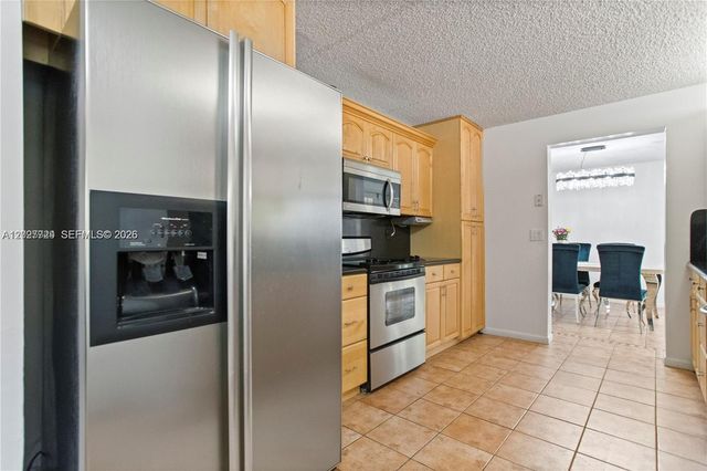 1051 SW 95th Terrace, Pembroke Pines, FL 33025