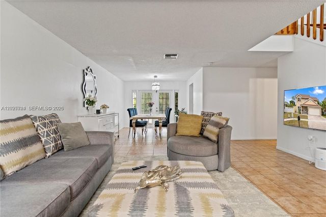 1051 SW 95th Terrace, Pembroke Pines, FL 33025
