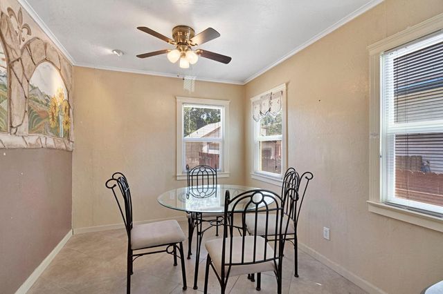 220 N College Avenue, Fresno, CA 93701