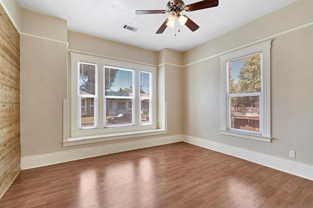 220 N College Avenue, Fresno, CA 93701