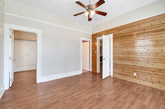 220 N College Avenue, Fresno, CA 93701