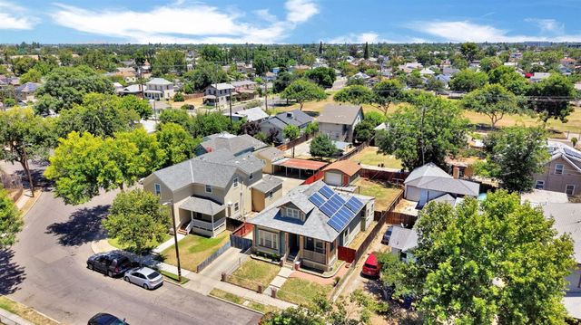 220 N College Avenue, Fresno, CA 93701