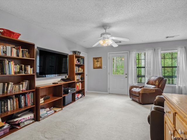 299 Lamplight Path, Holly Lake Ranch, TX 75765