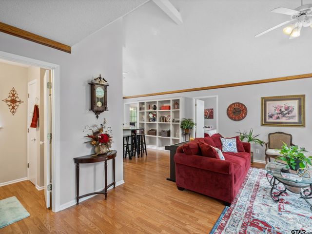 299 Lamplight Path, Holly Lake Ranch, TX 75765