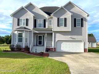 817 Willbrook Circle, Sneads Ferry, NC 28460