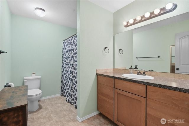 966 Military Road S, Winlock, WA 98596