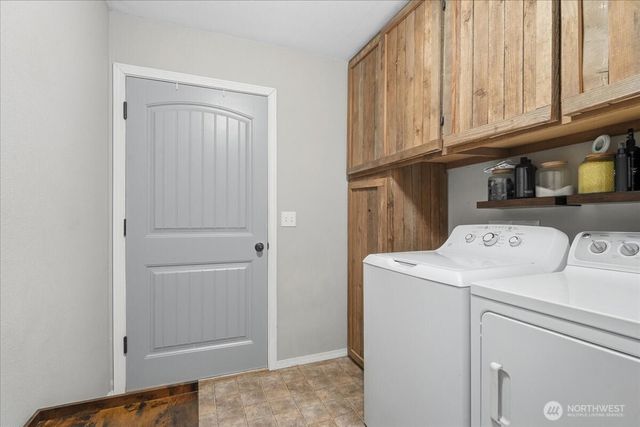 966 Military Road S, Winlock, WA 98596