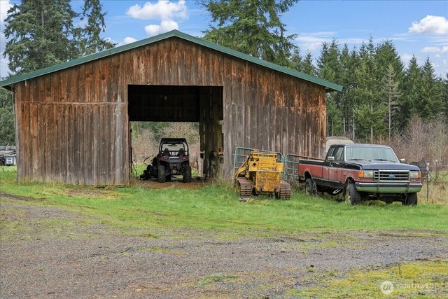 966 Military Road S, Winlock, WA 98596